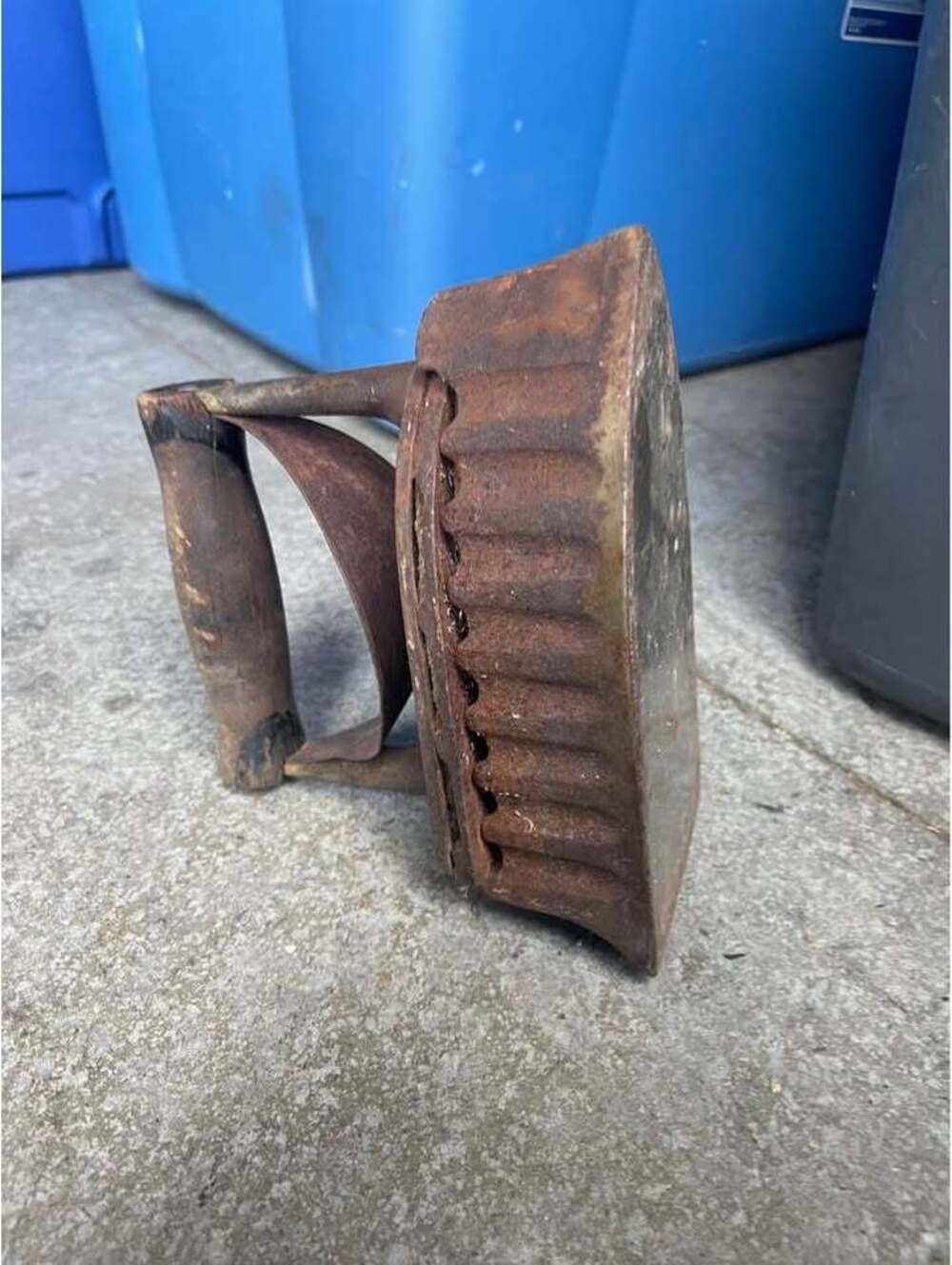 Antique Monitor Gas Sad Iron Wood Handle Patented APR 14 1903